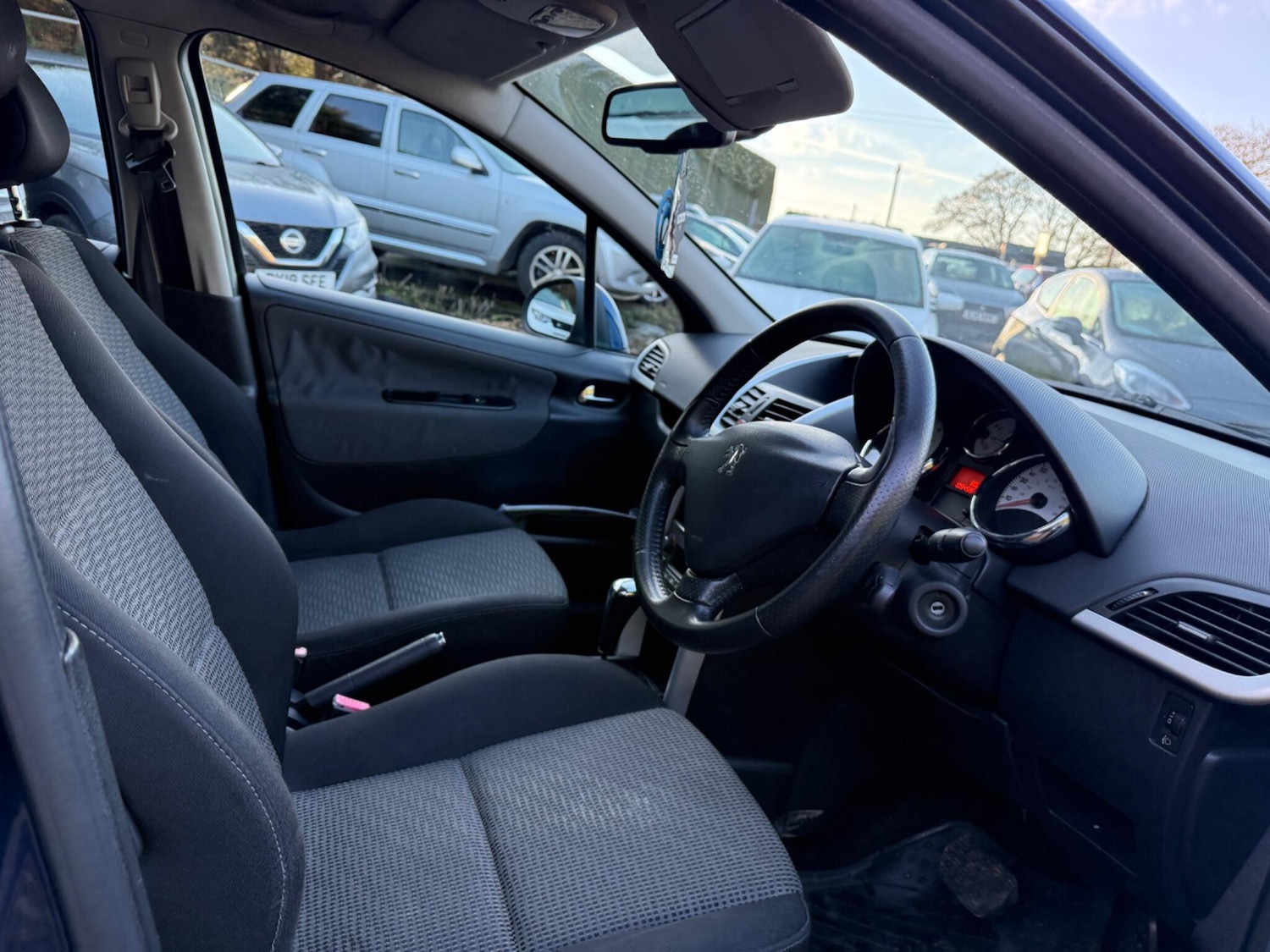 Used Peugeot 207 2010 for sale - 77290896: Photo 11