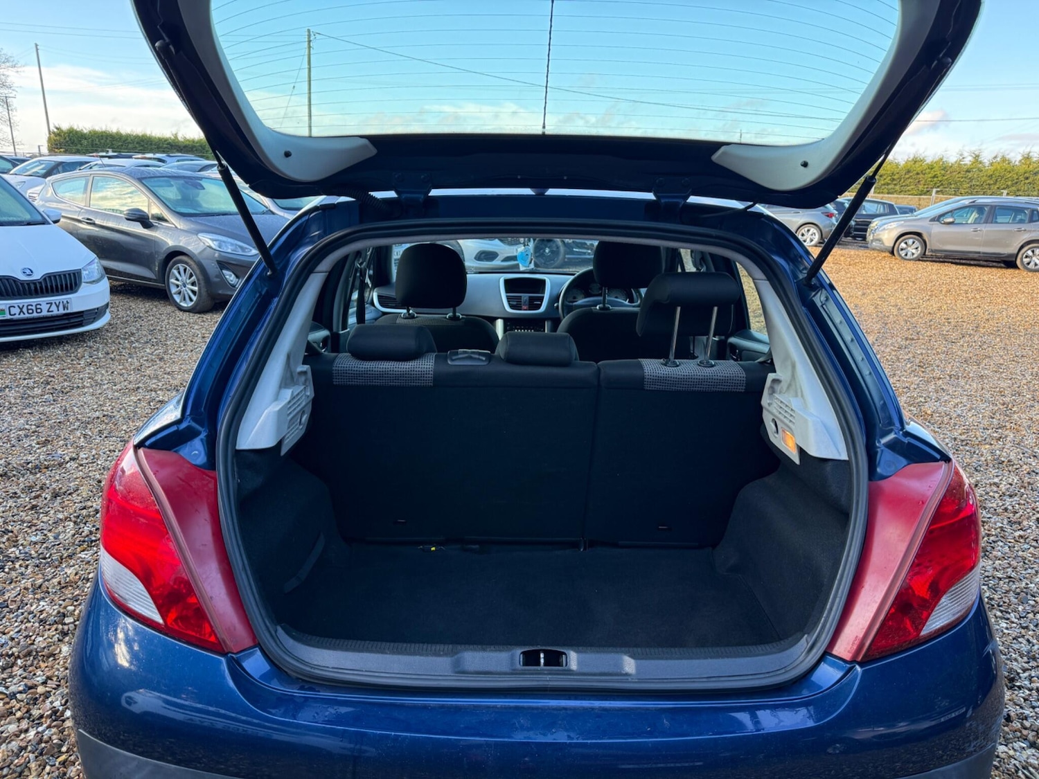 Used Peugeot 207 2010 for sale - 77290896: Photo 19