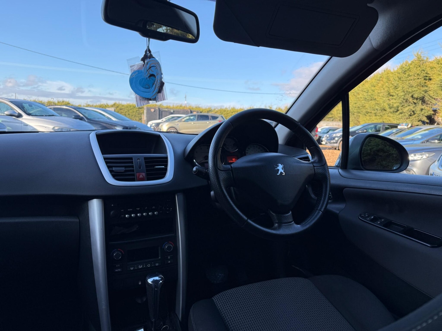 Used Peugeot 207 2010 for sale - 77290896: Photo 2