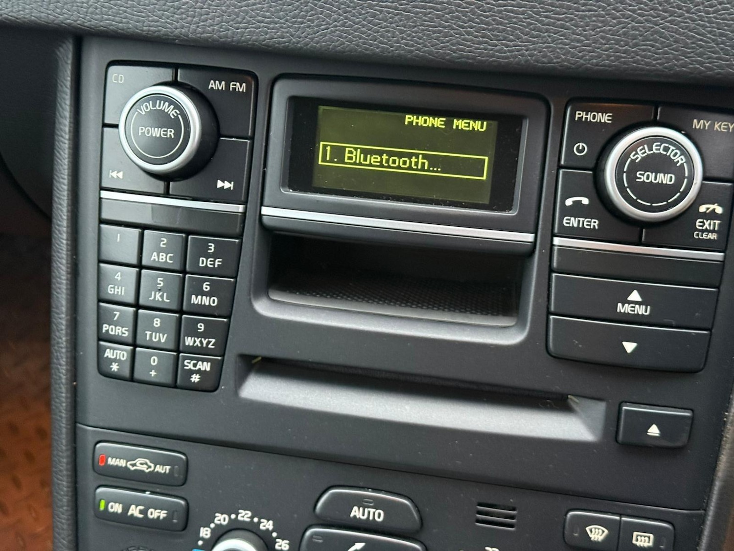 Used Volvo XC90 2010 for sale - 75458701: Photo 32