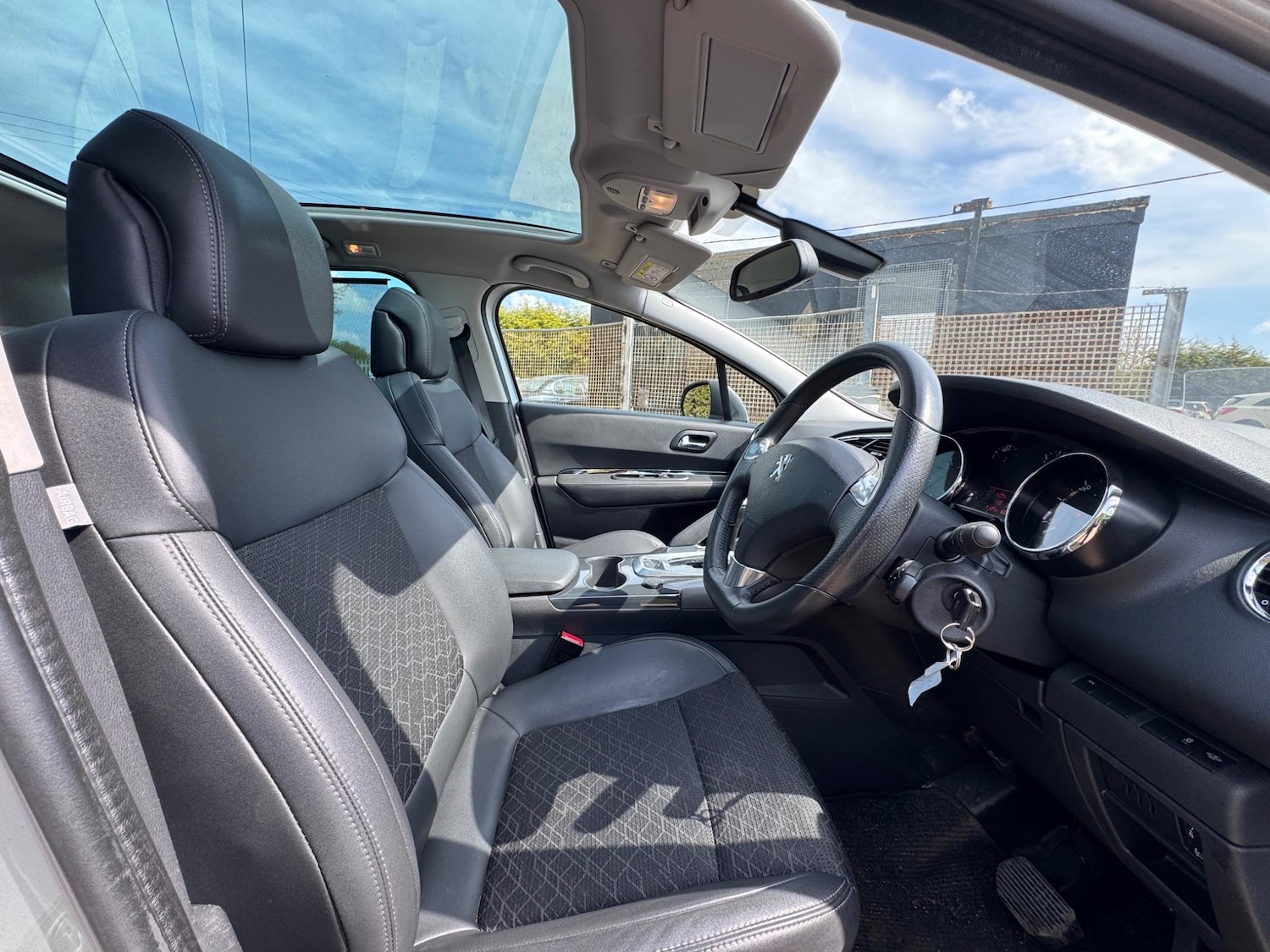 Used Peugeot 3008 2014 for sale - 77271358: Photo 41