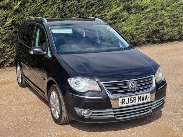 Used Volkswagen Touran 2008 for sale - 75645971: Photo 1