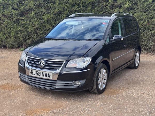Used Volkswagen Touran 2008 for sale - 75645971: Photo 2