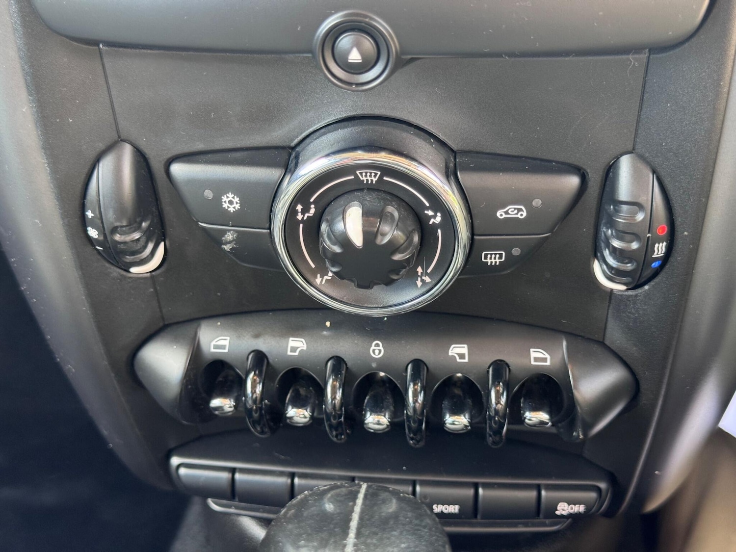 Vehicle 33
