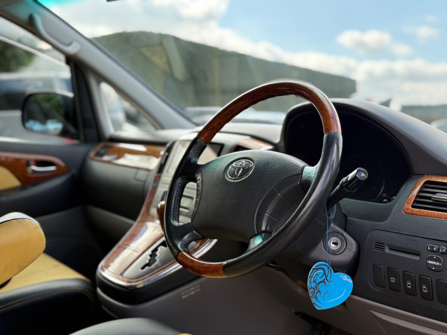 Used Toyota Alphard 2020 for sale - 78115089: Photo 37