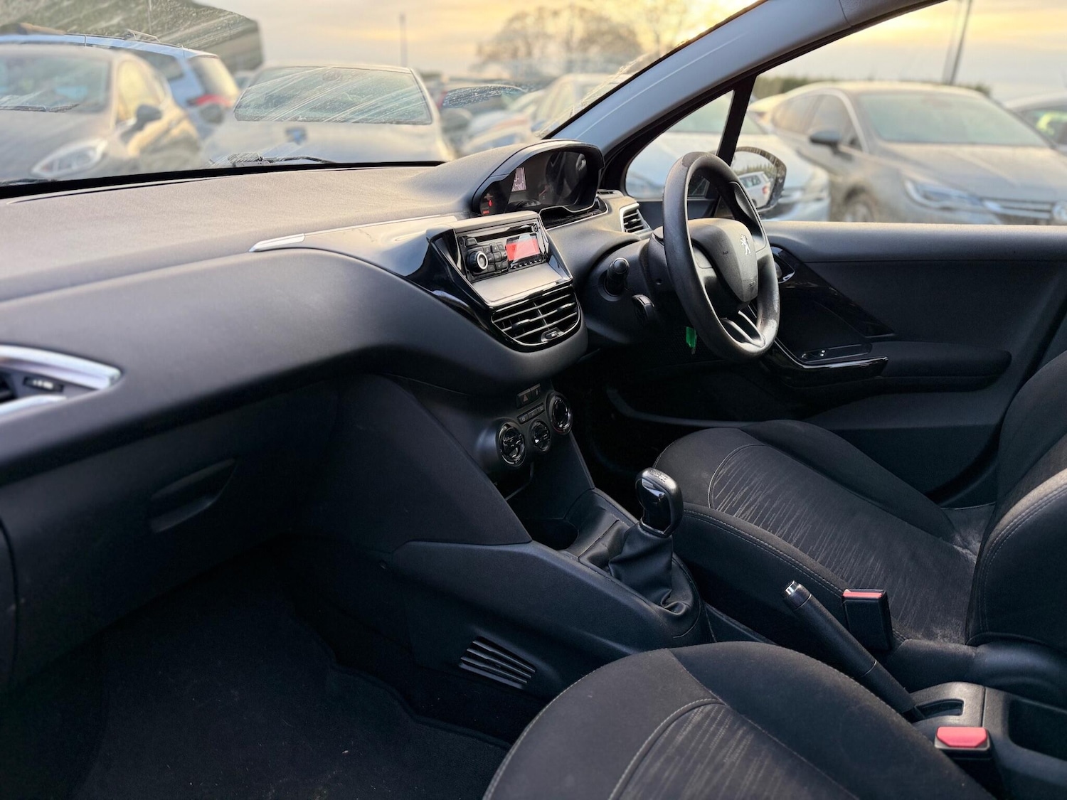 Used Peugeot 208 2015 for sale - 77271392: Photo 12