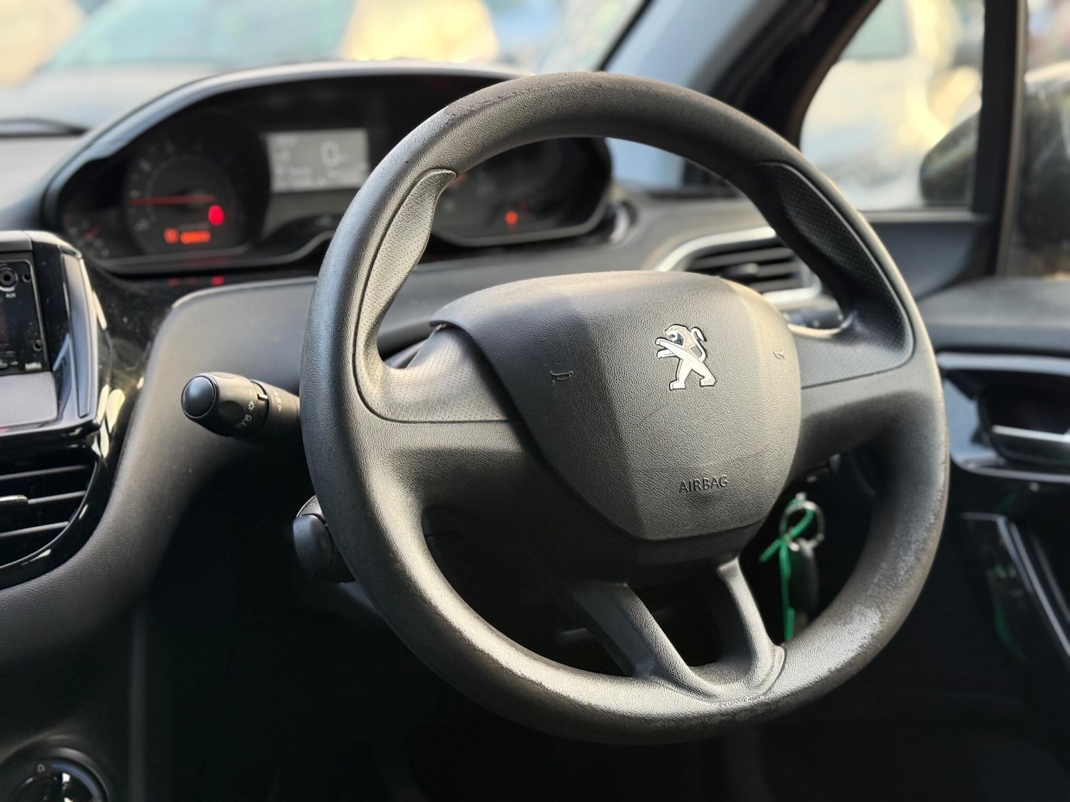 Used Peugeot 208 2015 for sale - 77271392: Photo 14