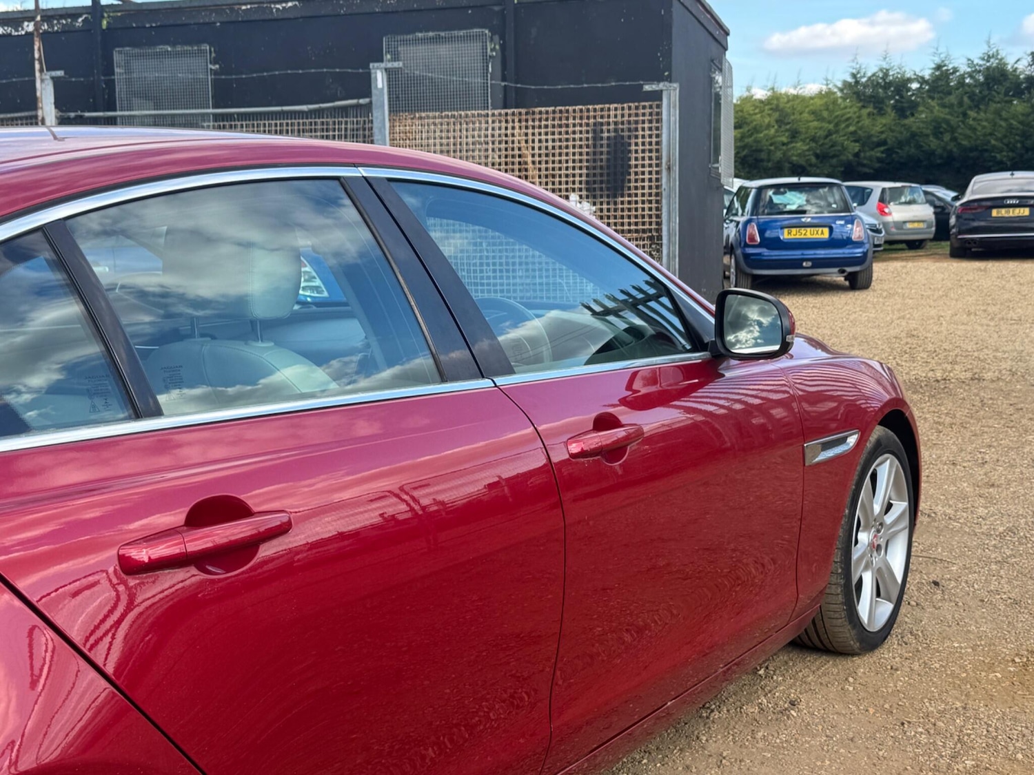 Used Jaguar XE 2016 for sale - 76990568: Photo 8