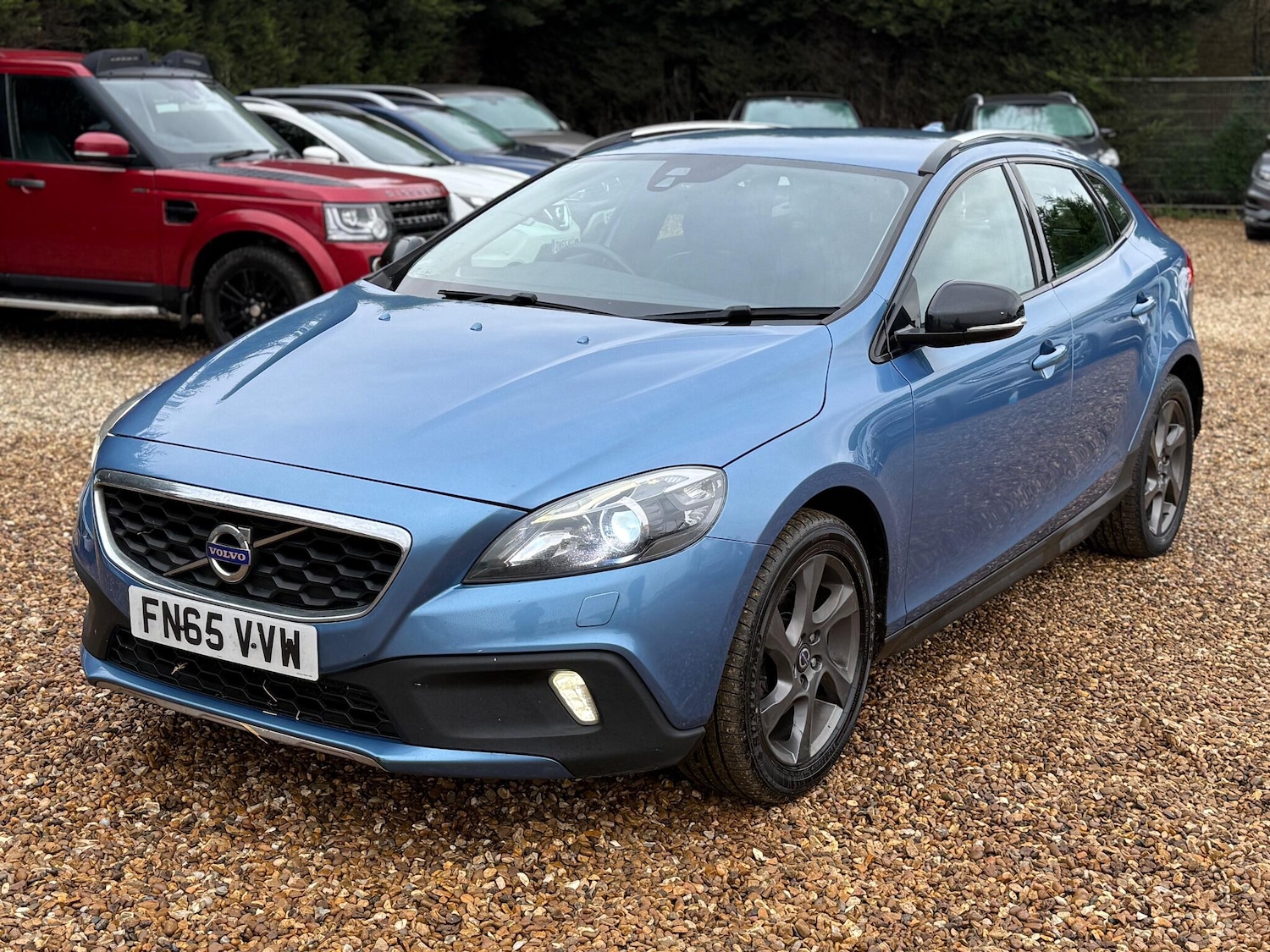 Used Volvo V40 2015 for sale - 77271349: Photo 2