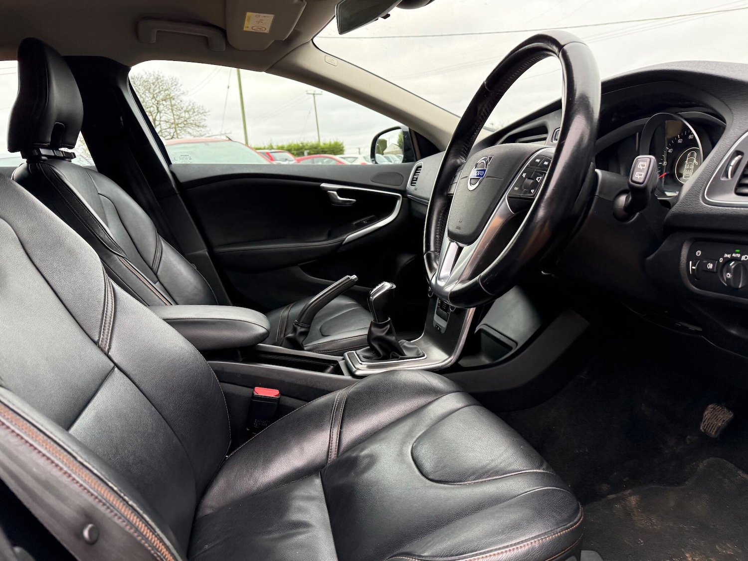 Used Volvo V40 2015 for sale - 77271349: Photo 24