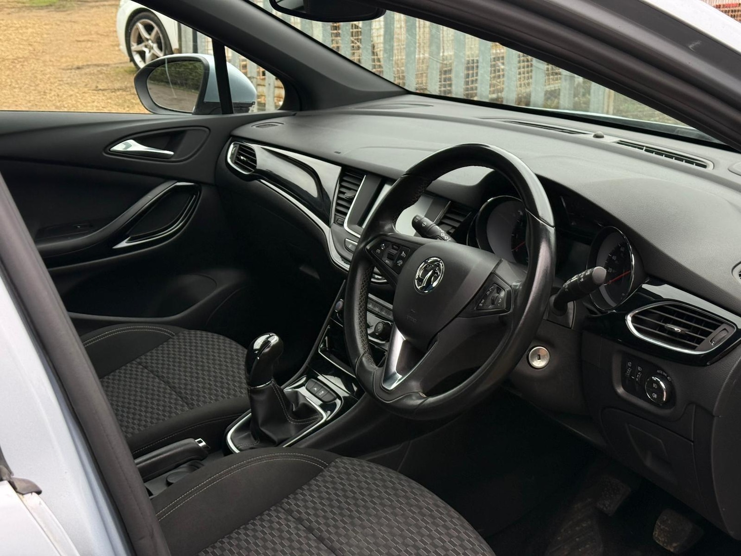 Used Vauxhall Astra 2017 for sale - 76512485: Photo 4