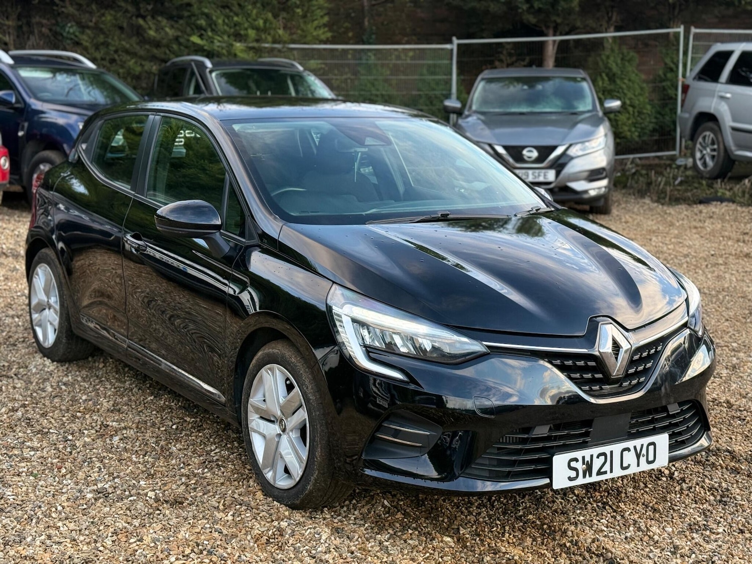 Used Renault Clio 2021 for sale - 76994730: Photo 11