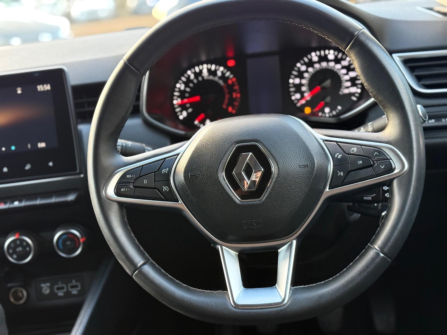 Used Renault Clio 2021 for sale - 76994730: Photo 23