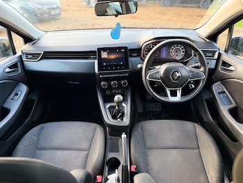 Used Renault Clio 2021 for sale - 76994730: Photo