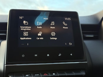 Used Renault Clio 2021 for sale - 76994730: Photo