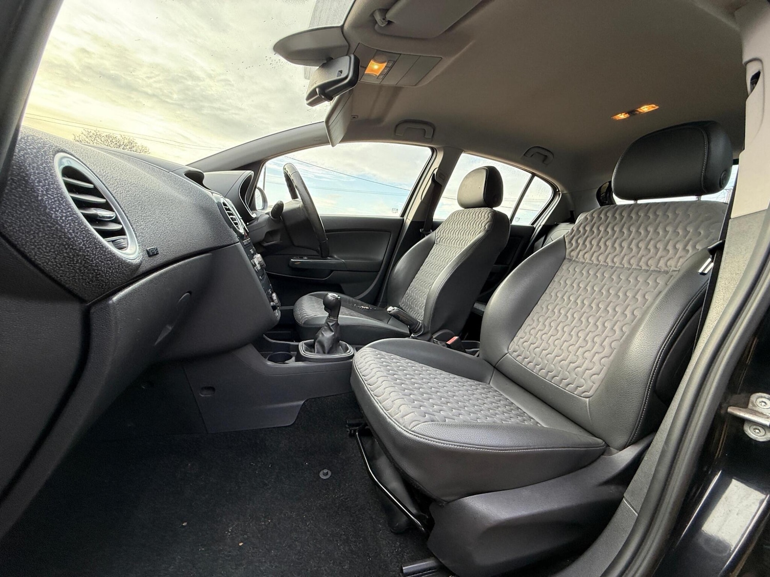 Used Vauxhall Corsa 2011 for sale - 77290934: Photo 19