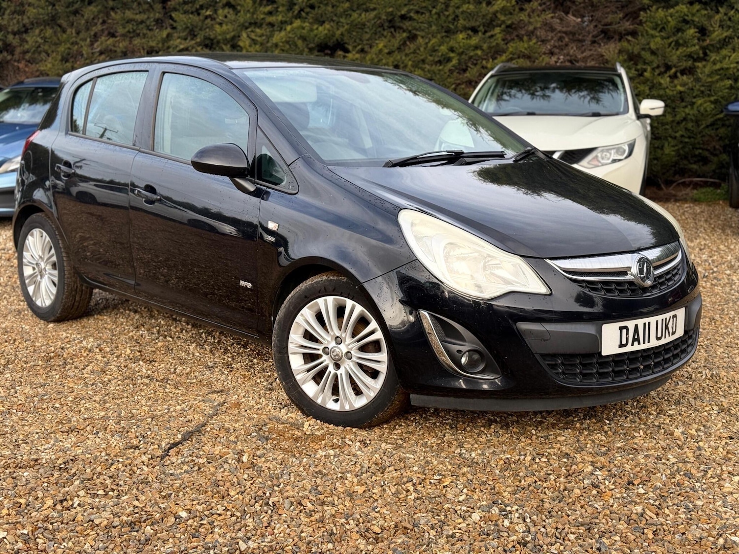 Used Vauxhall Corsa 2011 for sale - 77290934: Photo 2