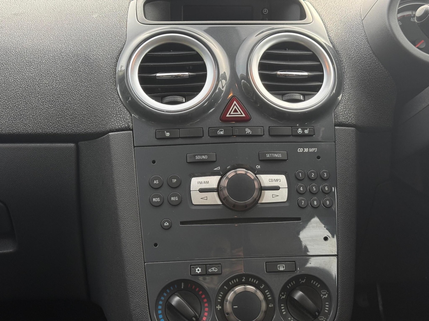 Used Vauxhall Corsa 2011 for sale - 77290934: Photo 23