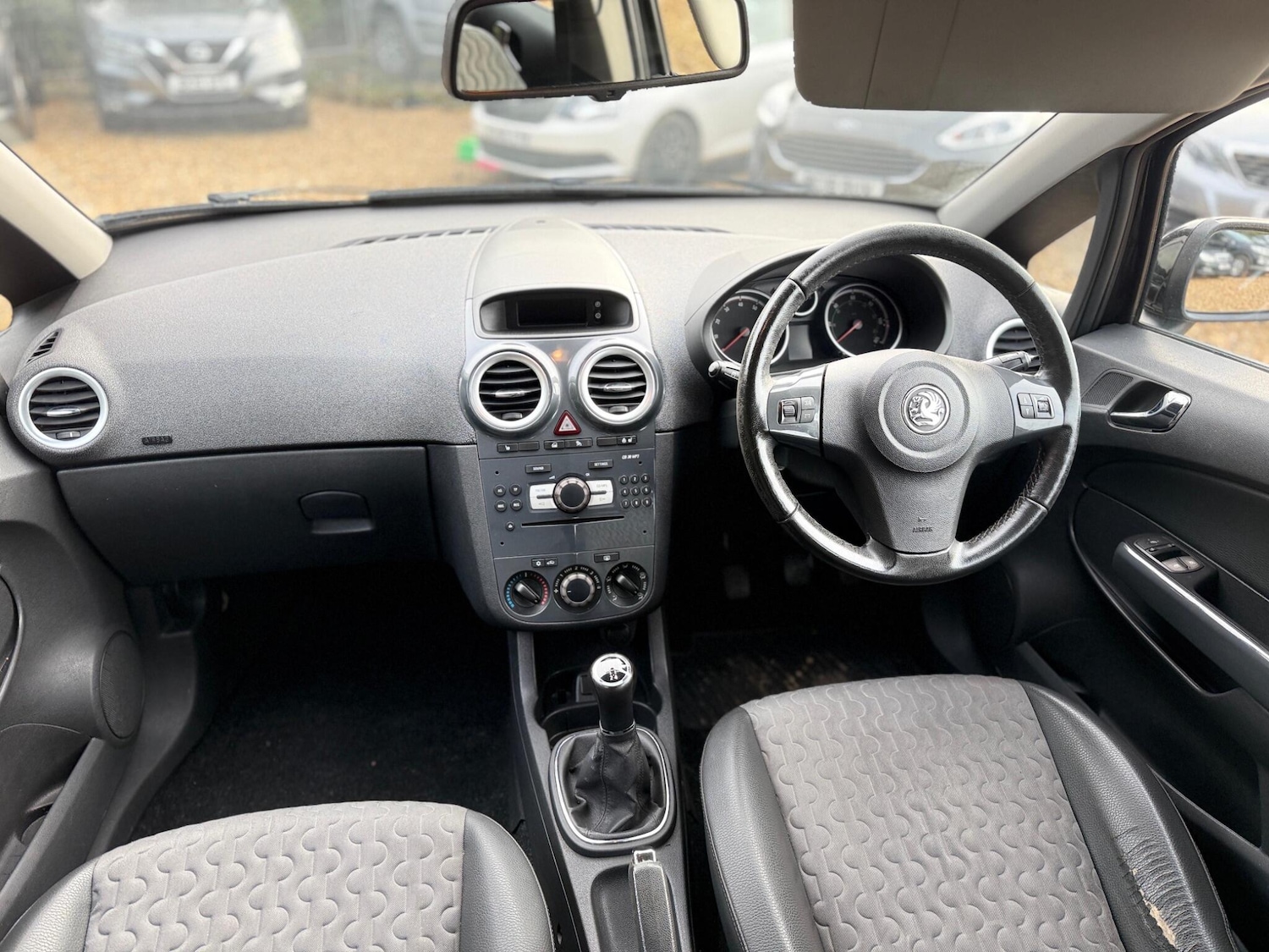 Used Vauxhall Corsa 2011 for sale - 77290934: Photo 3