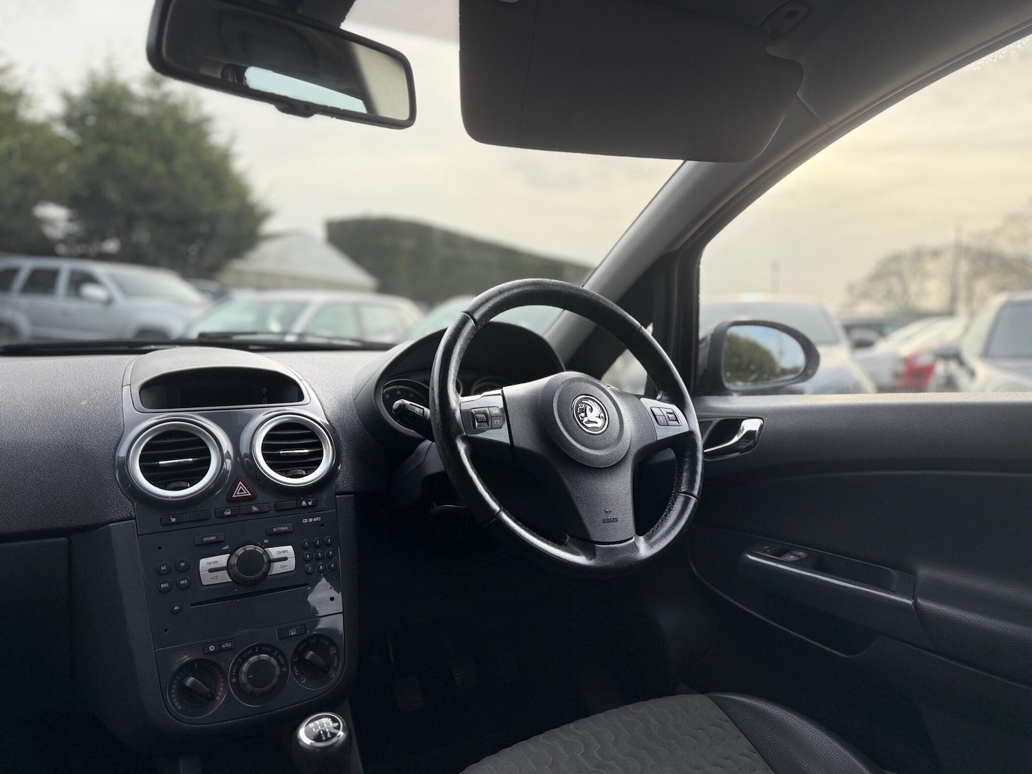 Used Vauxhall Corsa 2011 for sale - 77290934: Photo 5