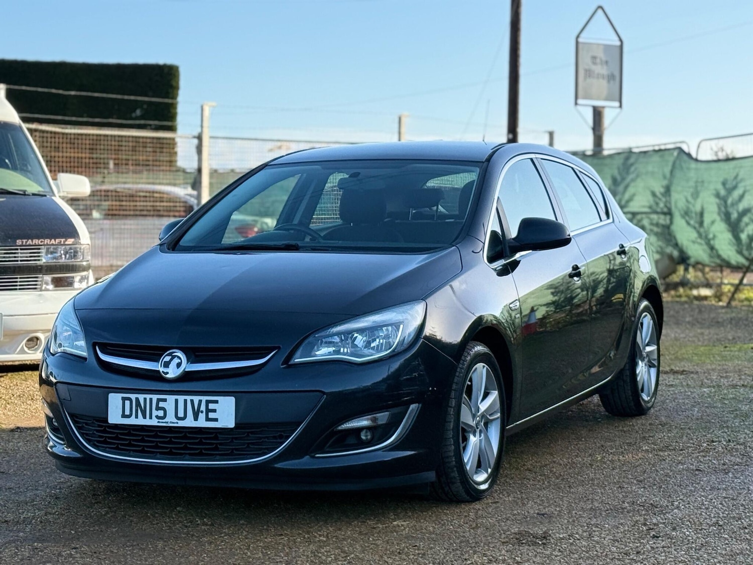 Used Vauxhall Astra 2015 for sale - 76742636: Photo 2