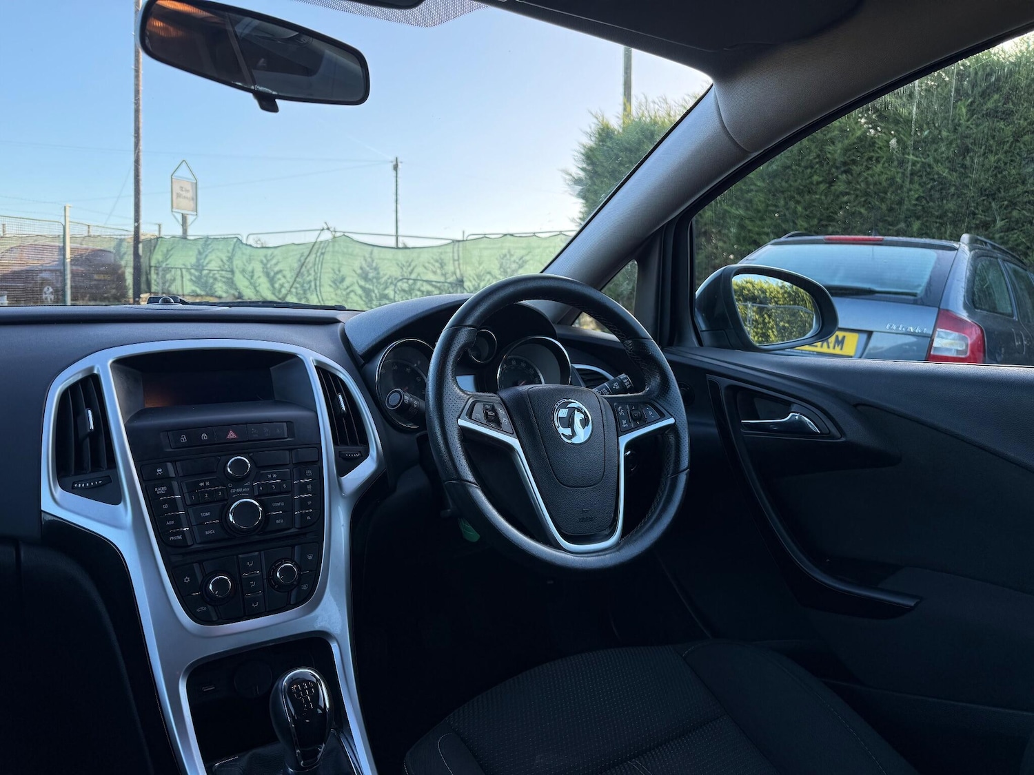 Used Vauxhall Astra 2015 for sale - 76742636: Photo 3