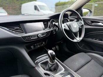 Used Vauxhall Insignia 2018 for sale - 77271355: Photo