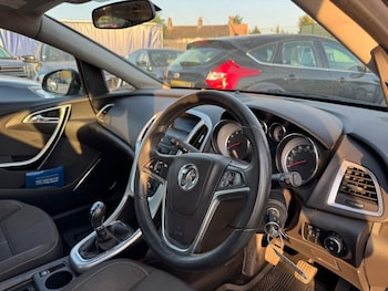 Used Vauxhall Astra 2010 for sale - 78562261: Photo