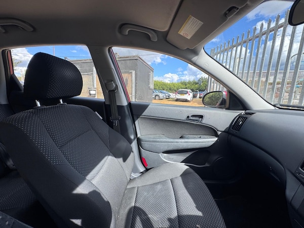 Used Hyundai i30 2010 for sale - 75624052: Photo 17