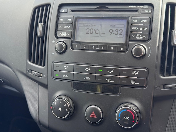 Used Hyundai i30 2010 for sale - 75624052: Photo 18