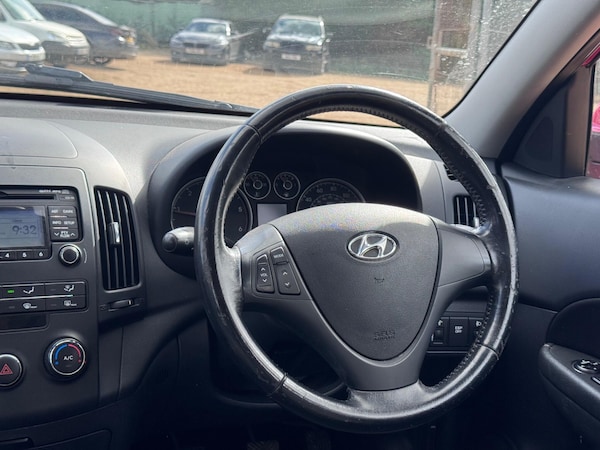 Used Hyundai i30 2010 for sale - 75624052: Photo 4