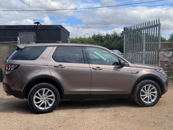 Used Land Rover Discovery Sport 2017 for sale - 75589628: Photo 35