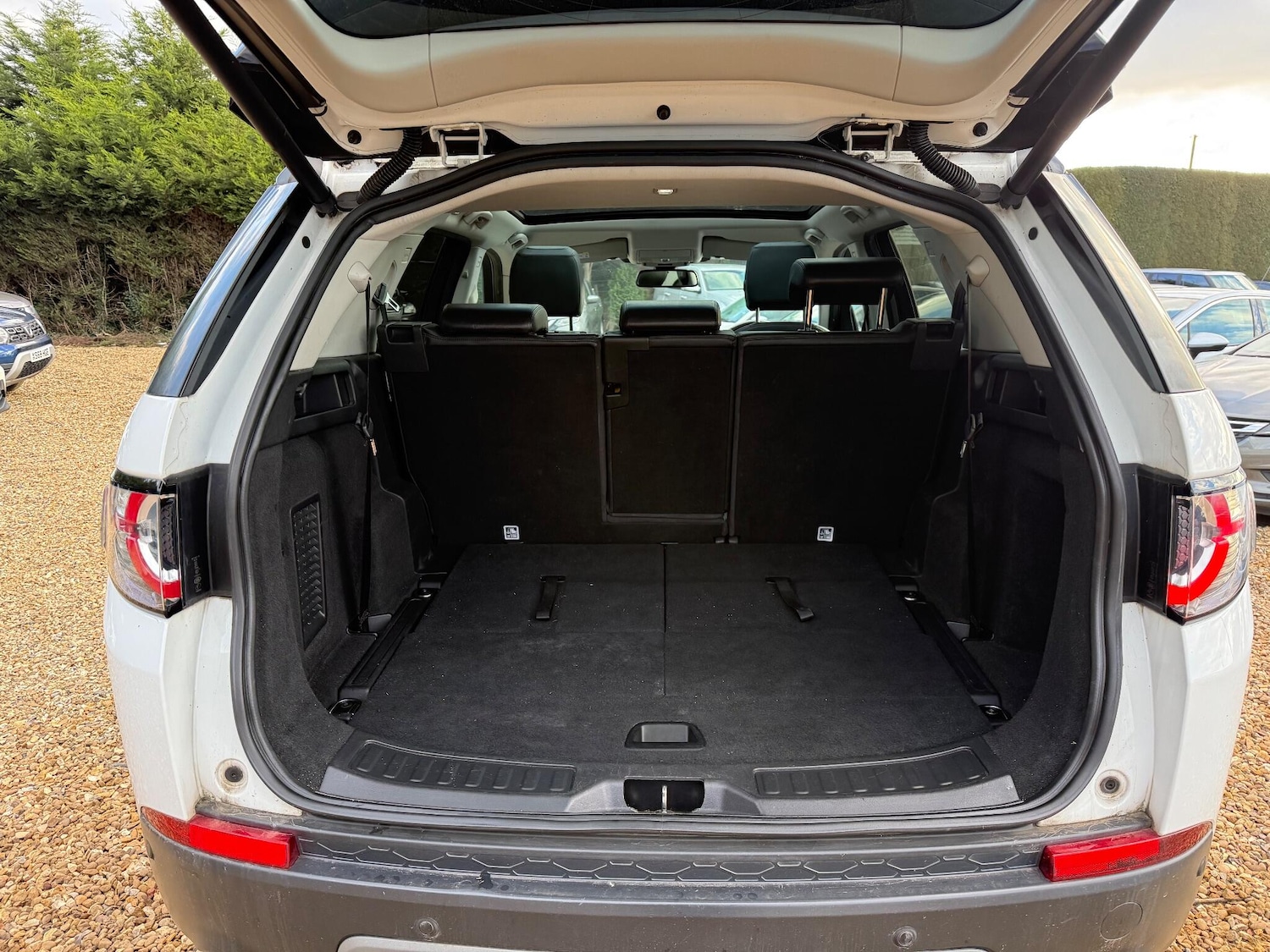 Used Land Rover Discovery Sport 2016 for sale - 75339607: Photo 44