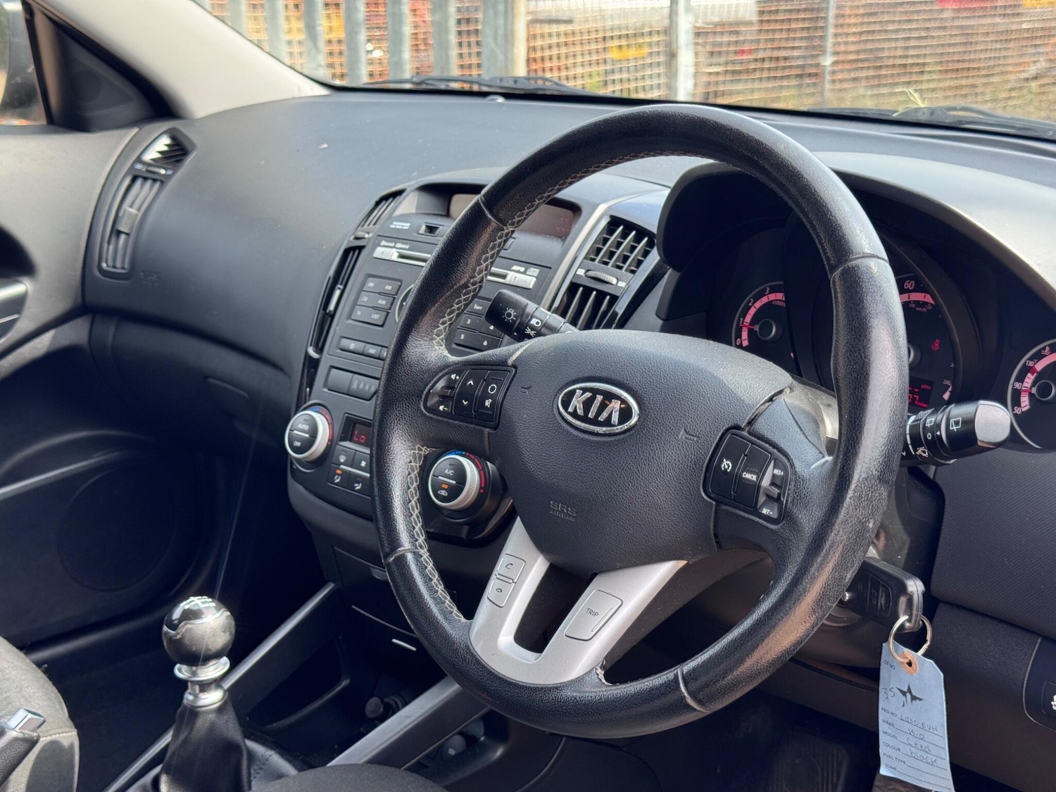 Used Kia Ceed 2010 for sale - 76988862: Photo 30