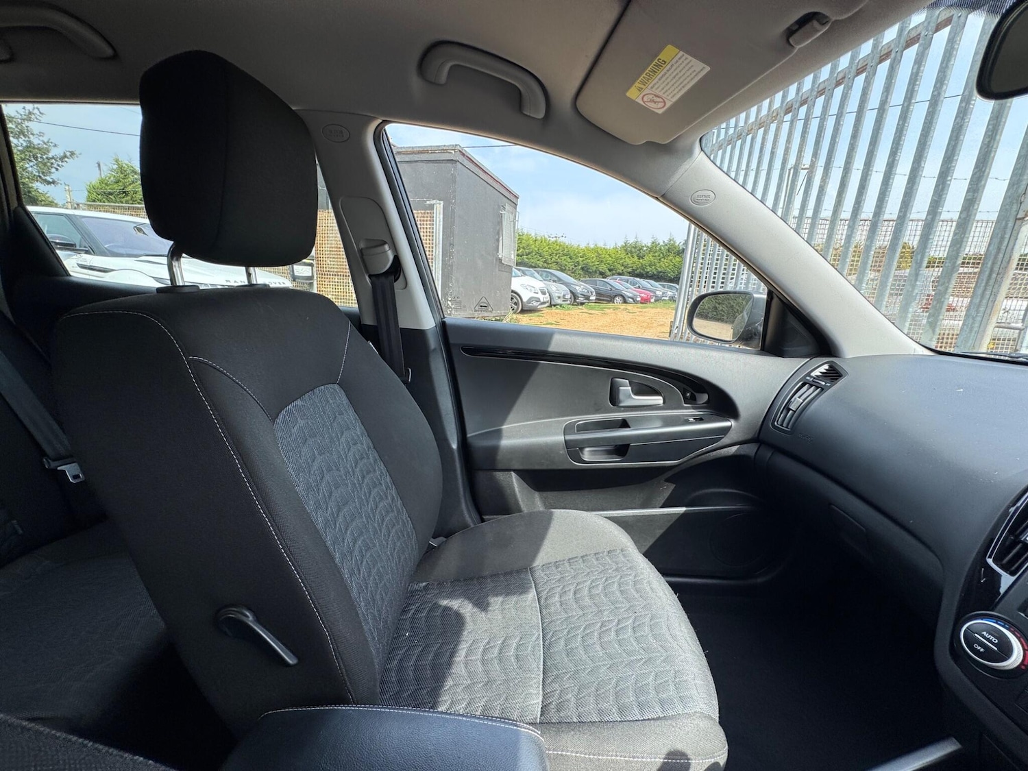 Used Kia Ceed 2010 for sale - 76988862: Photo 35