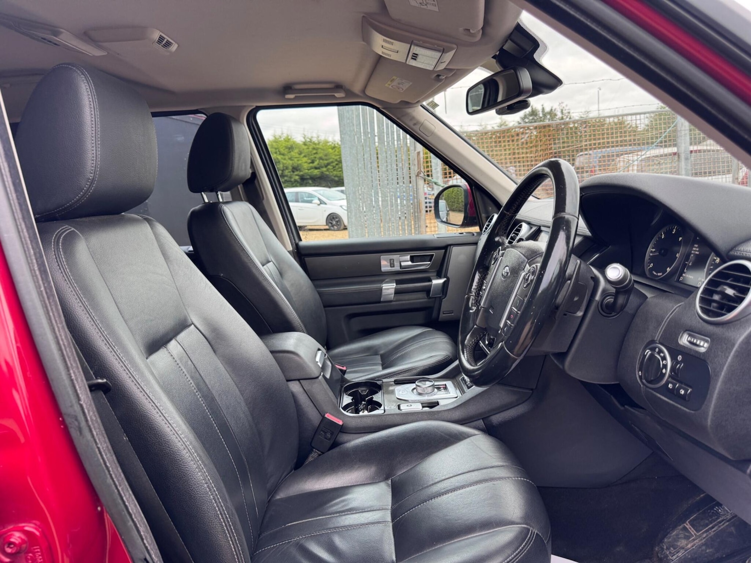 Used Land Rover Discovery 4 2014 for sale - 76175024: Photo 39