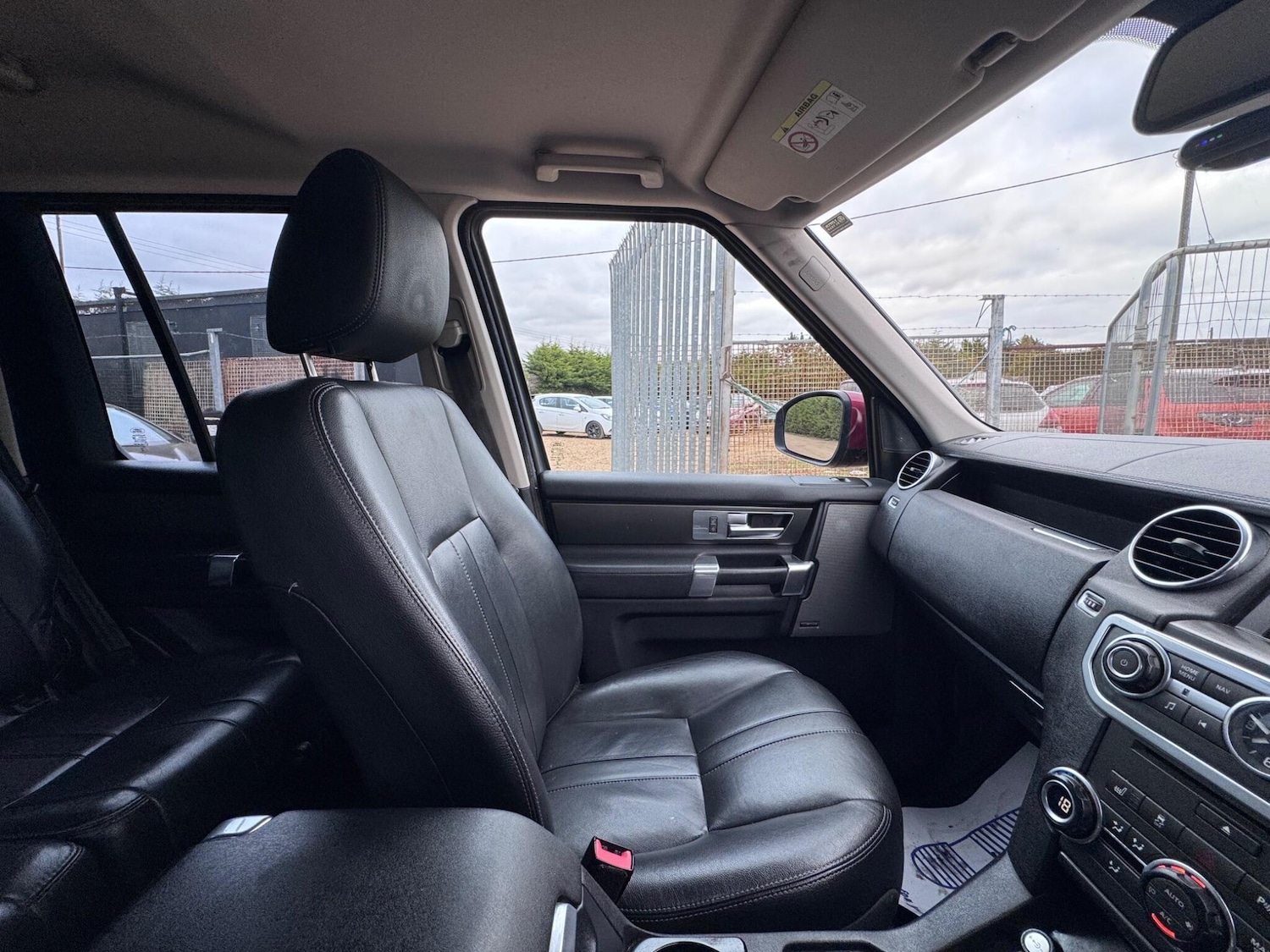 Used Land Rover Discovery 4 2014 for sale - 76175024: Photo 43