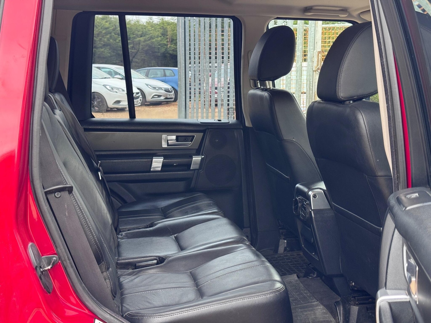 Used Land Rover Discovery 4 for sale - 77271373: Photo 32