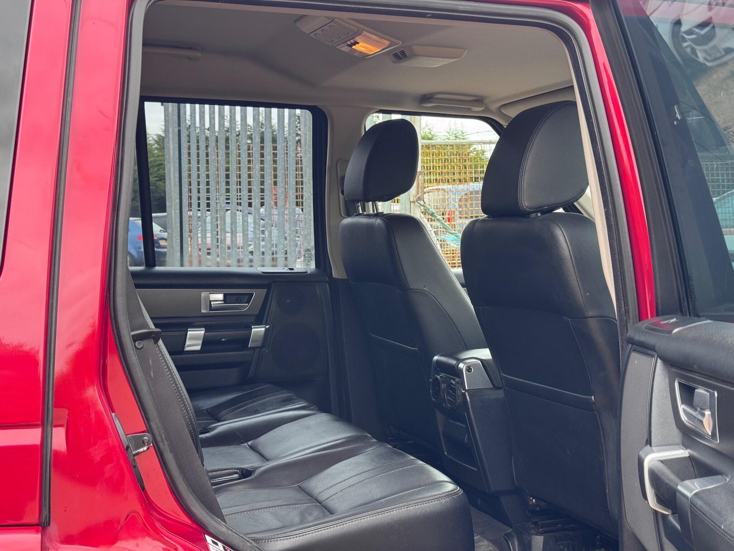 Used Land Rover Discovery 4 for sale - 77271373: Photo 34