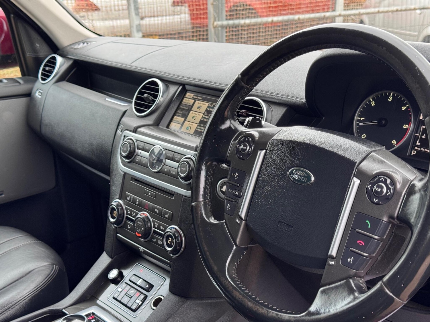 Used Land Rover Discovery 4 for sale - 77271373: Photo 38