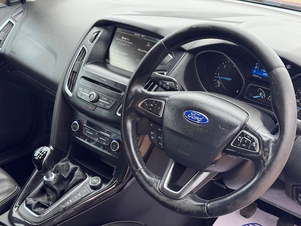 Used Ford Focus 2015 for sale - 76238996: Photo 21