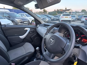 Used Dacia Duster 2016 for sale - 78560939: Photo