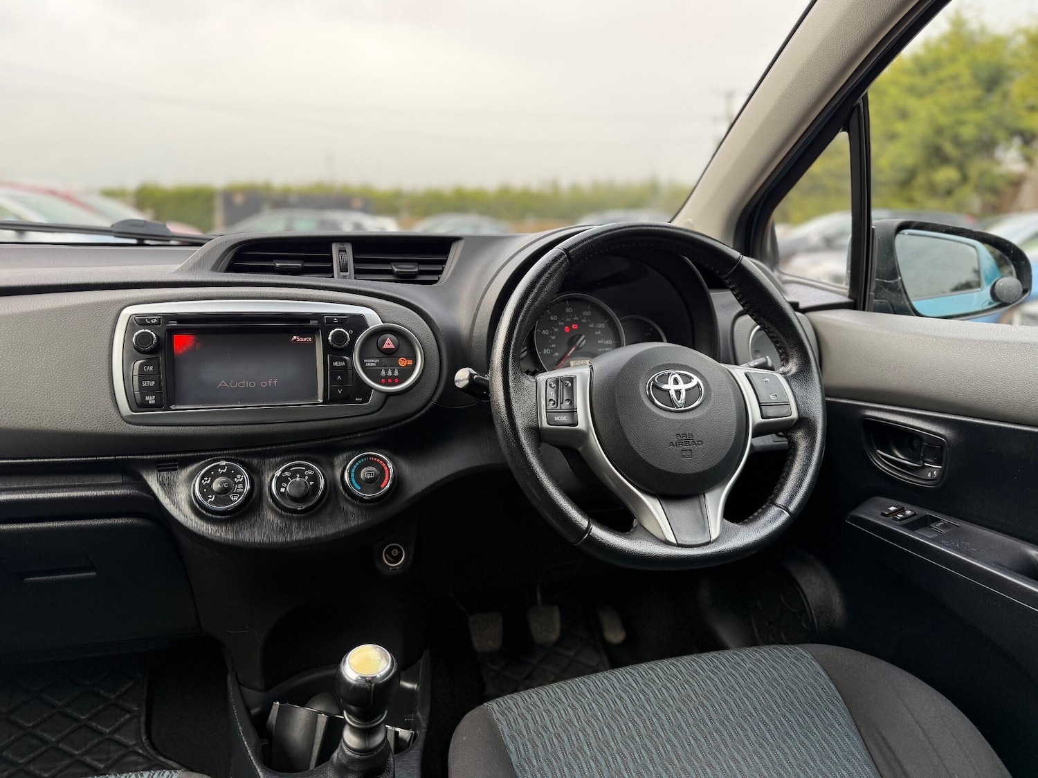 Used Toyota Yaris for sale - 77074391: Photo 3