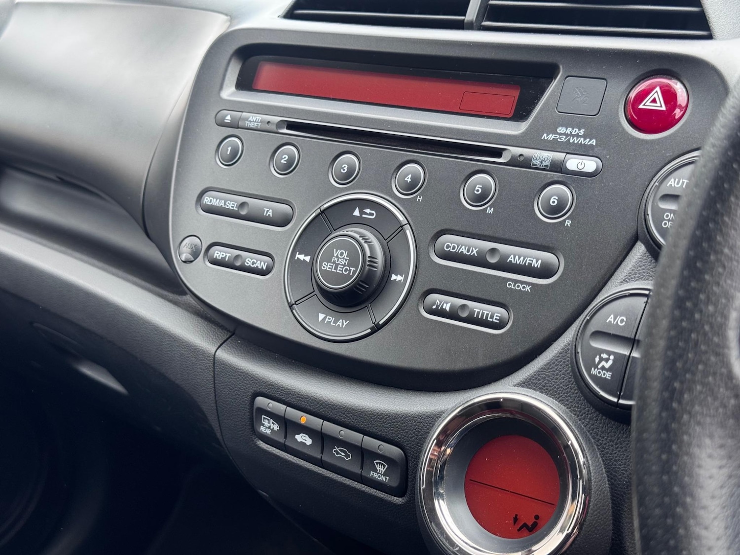 Used Honda Jazz 2014 for sale - 77271345: Photo 29