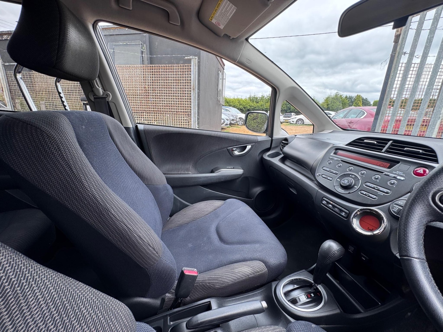 Used Honda Jazz 2014 for sale - 77271345: Photo 33