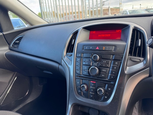 Used Vauxhall Astra 2012 for sale - 75809897: Photo 27