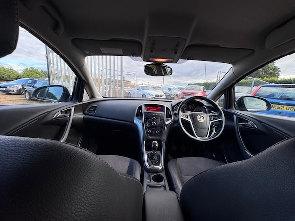 Used Vauxhall Astra 2012 for sale - 75809897: Photo 4