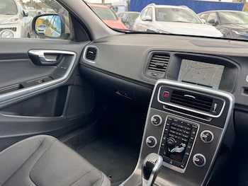 Used Volvo V60 2014 for sale - 79440973: Photo
