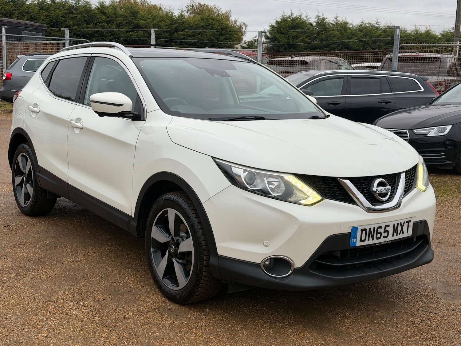 Used Nissan Qashqai 2015 for sale - 77271387: Photo 10