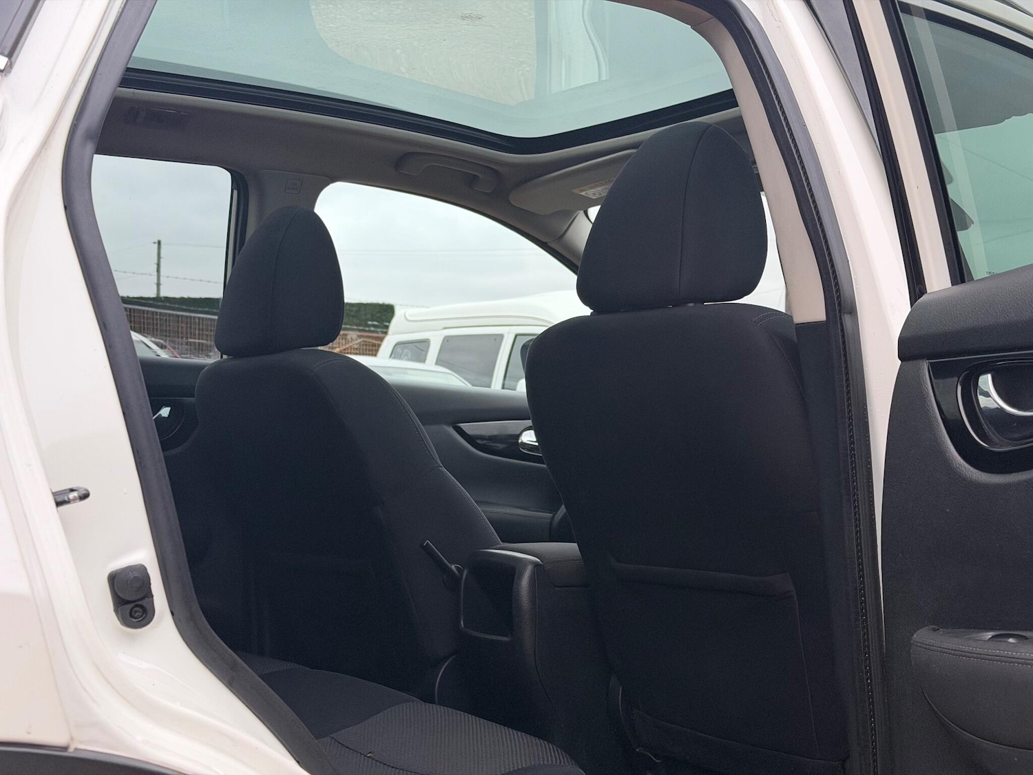 Used Nissan Qashqai 2015 for sale - 77271387: Photo 21